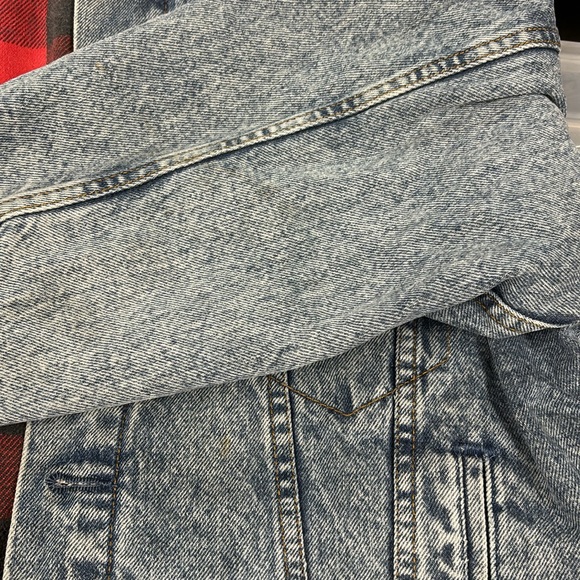 Levi’s Denim Jacket - Picture 9 of 10